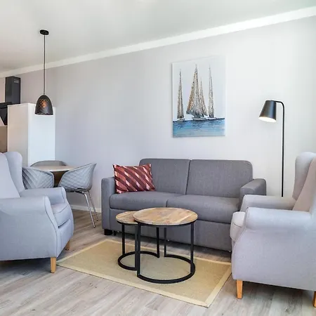In Strand- Und Parknaehe Apartamento Lübeck